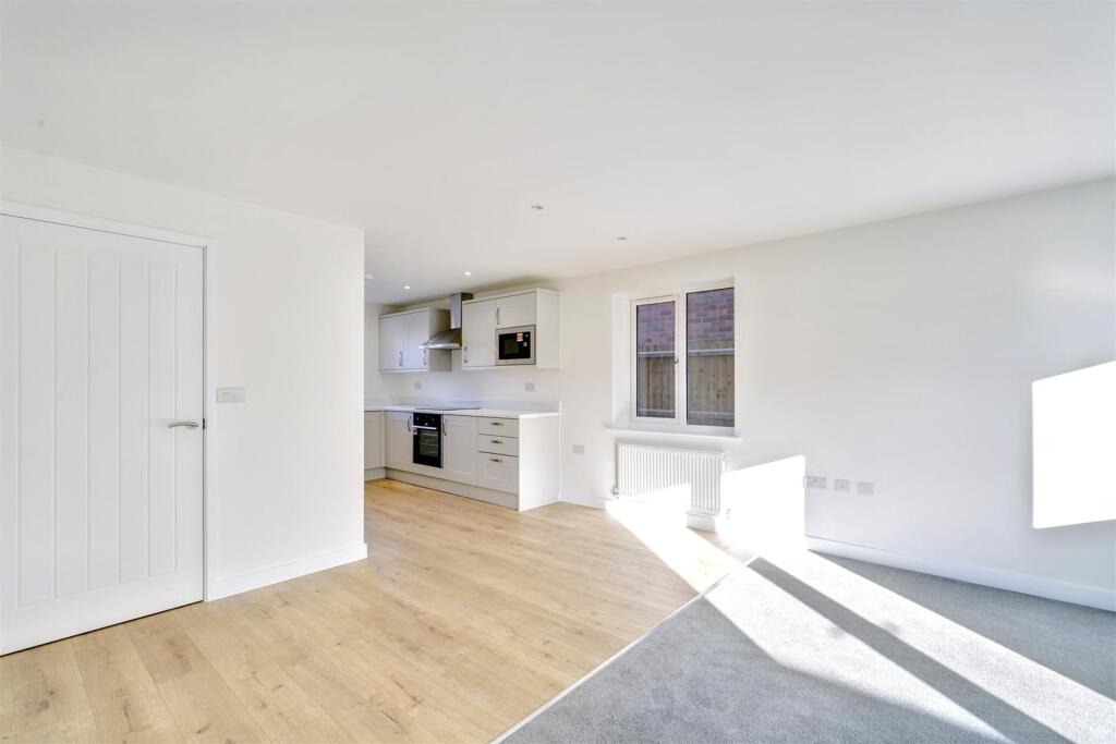 Open Plan Living/Dining Area with Kitchen