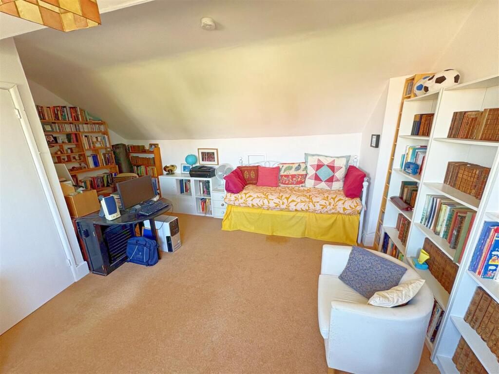 Loft room _ Bedroom 4.jpg