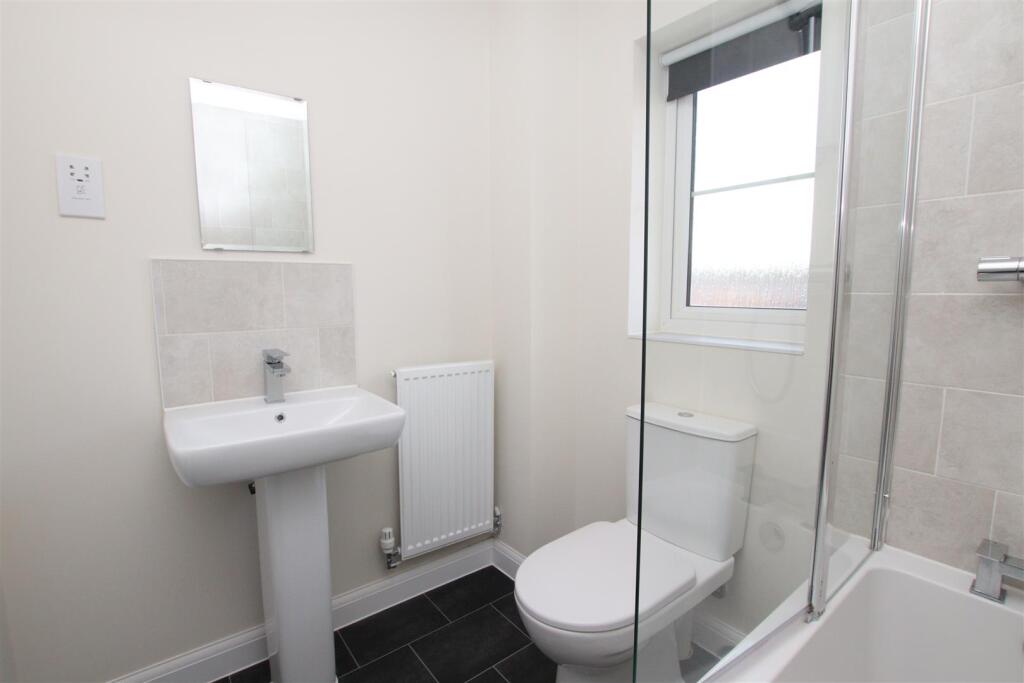 Family Bathroom.JPG
