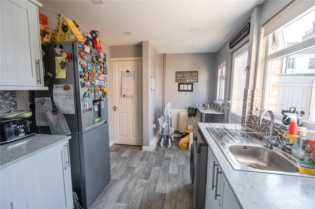 Kitchen (2)