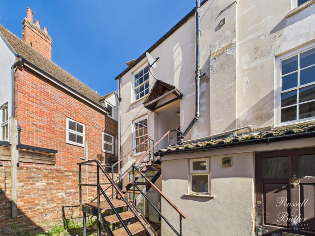 CAM01995G0-PR0369-STILL011