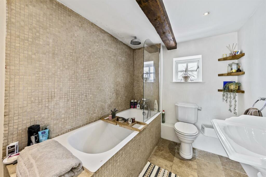 BumbleCottageWeb28.jpg