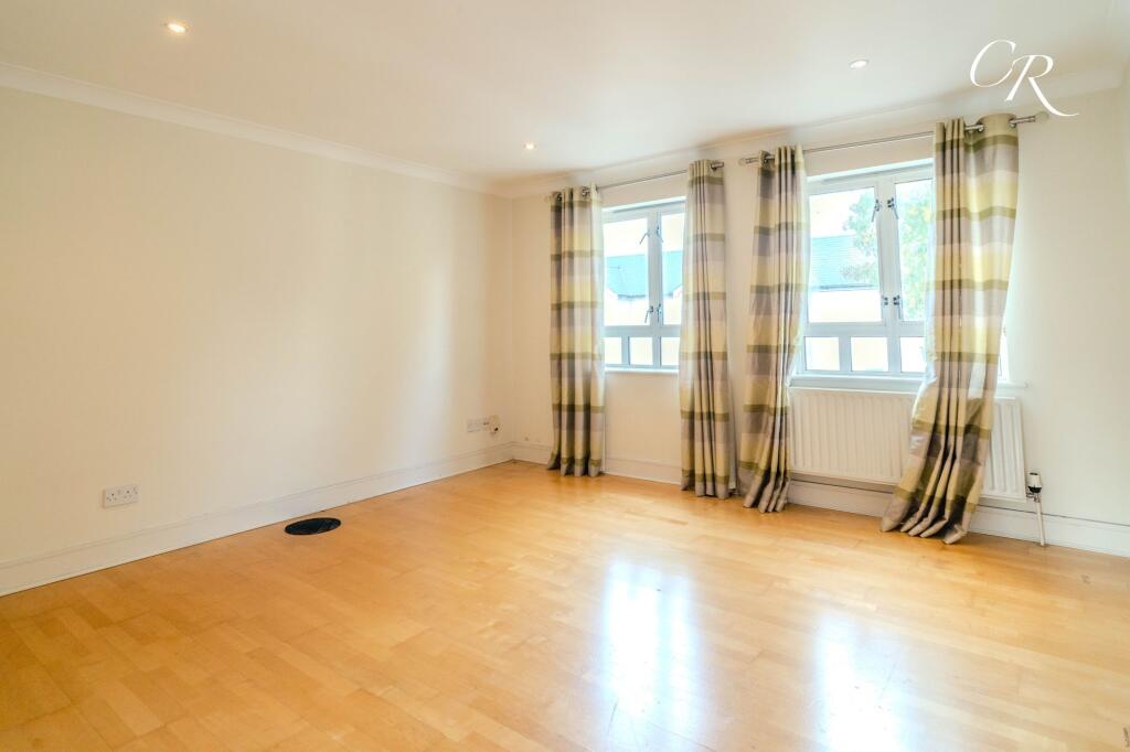 Sitting/Dining Room