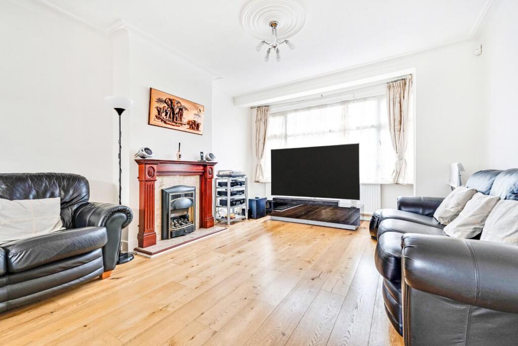 Reception Room / Dining Area