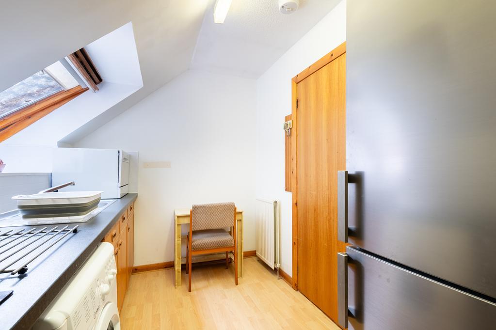 KITCHEN RIGHT