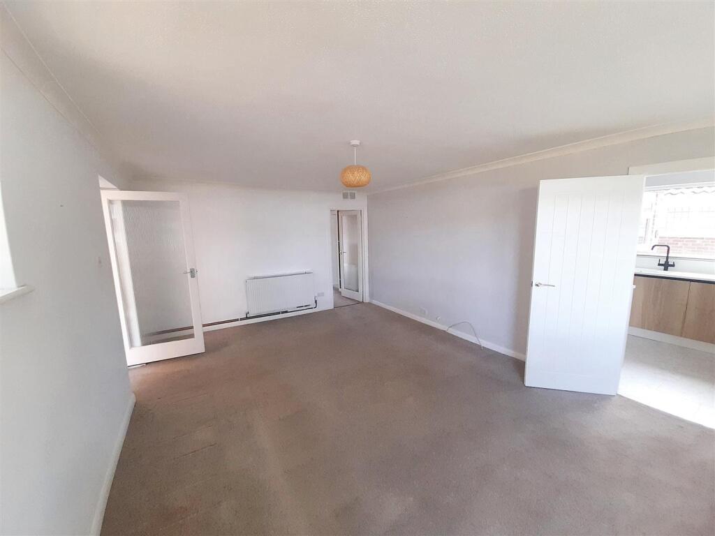 Living room 2 new.jpg