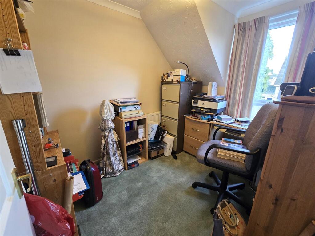 Bedroom 4.jpg