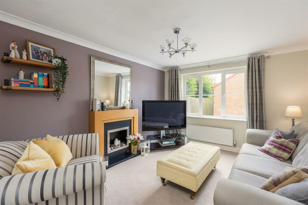 Shepherds_Hill_6_Sitting_Room[1].jpg