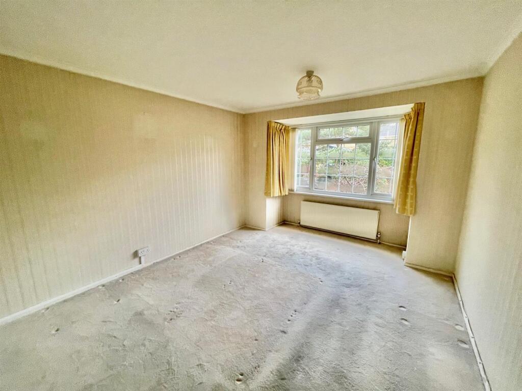 25 Sandringham Bed 1.jpg