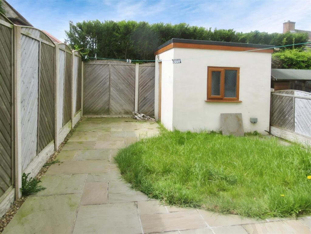 Parking &amp; Gardens