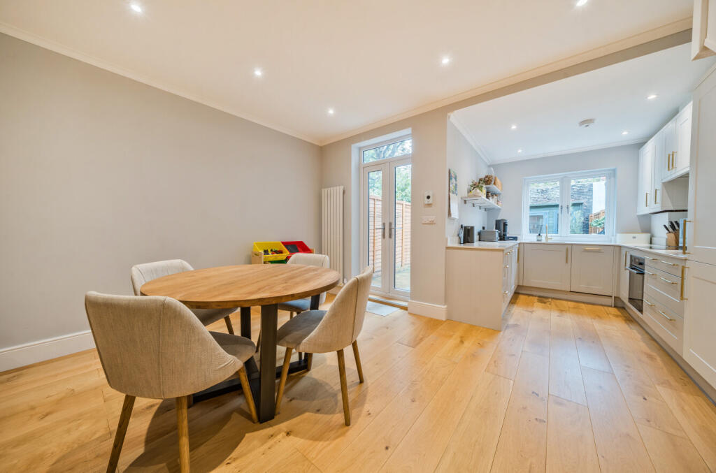 1356829-12-68dfb8...