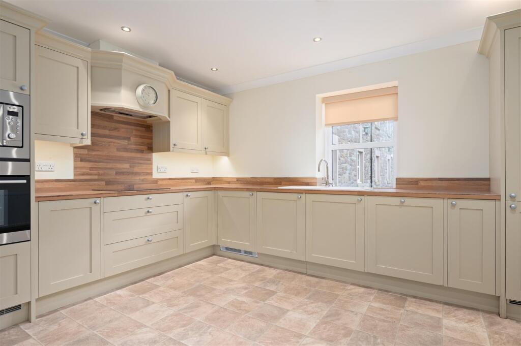 1 Carnegie Apartments 014.JPG