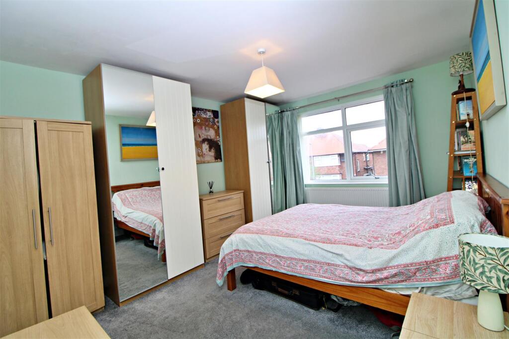 Bedroom 1.JPG