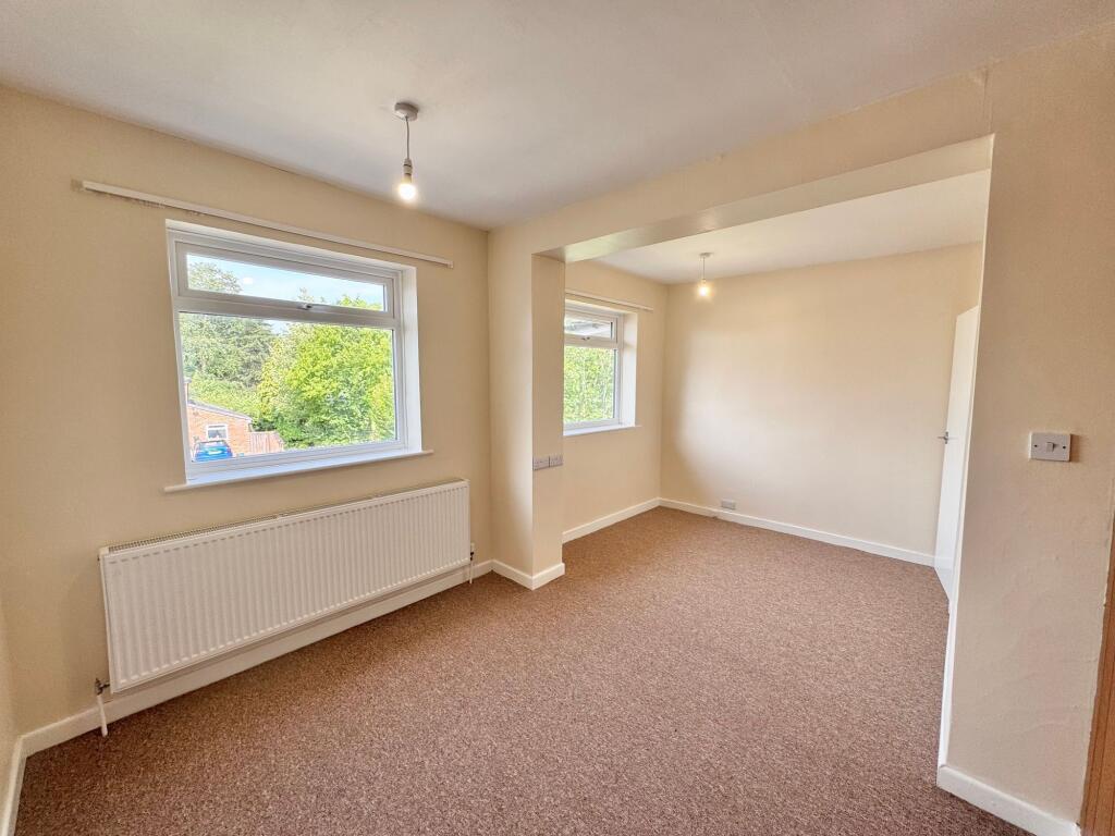 Bedroom (front left)