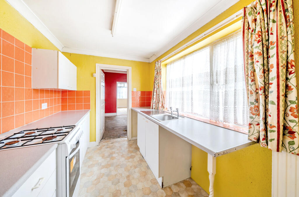 1367384-6-68ecdb0...