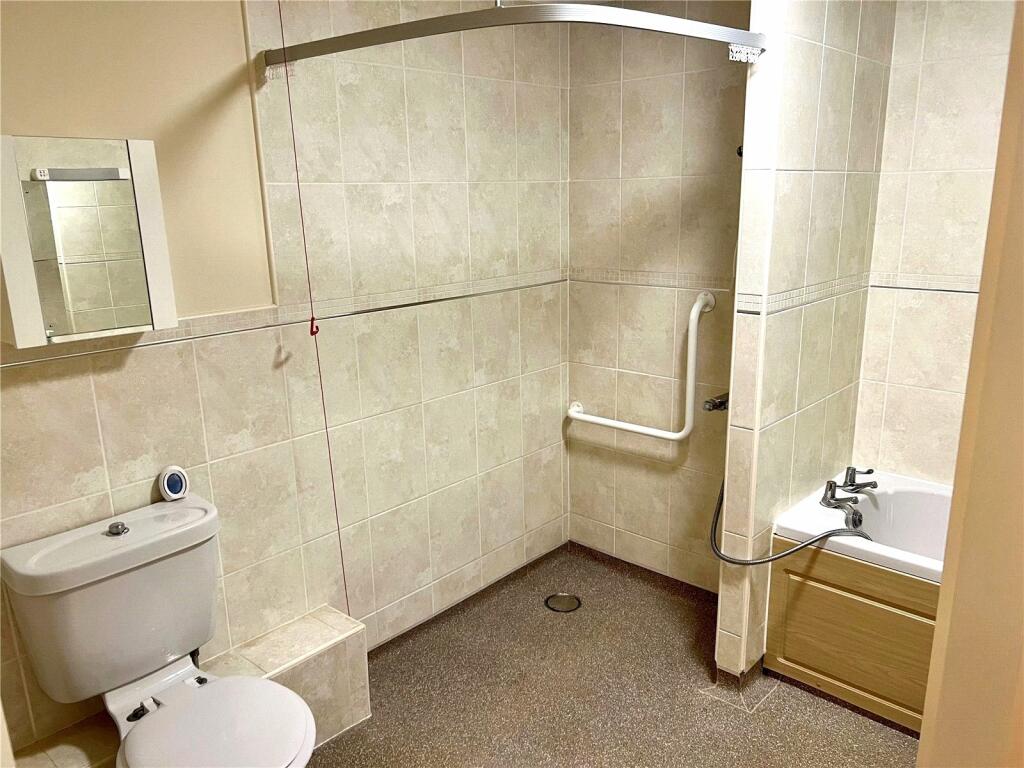 Bath/Wet Room