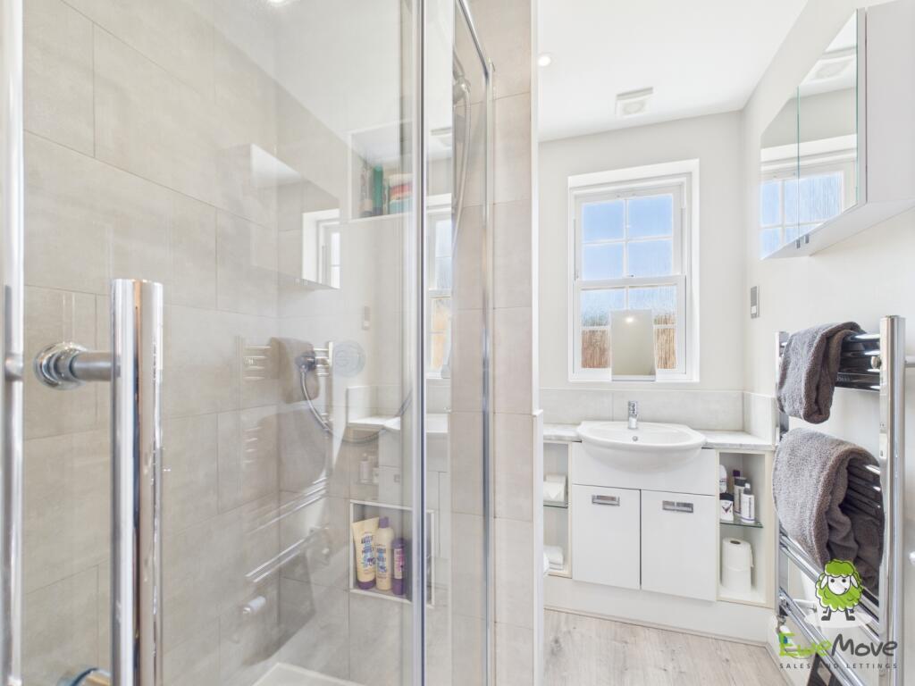 CAM03778G0-PR0247-STILL019