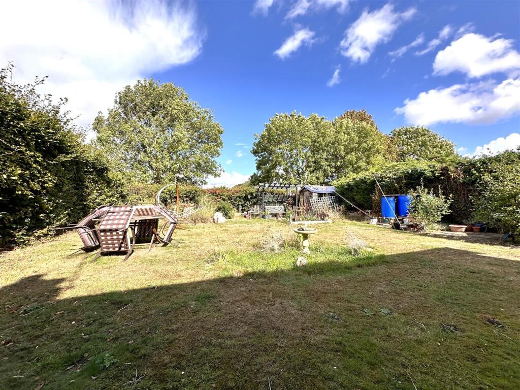 Rear Garden 927
