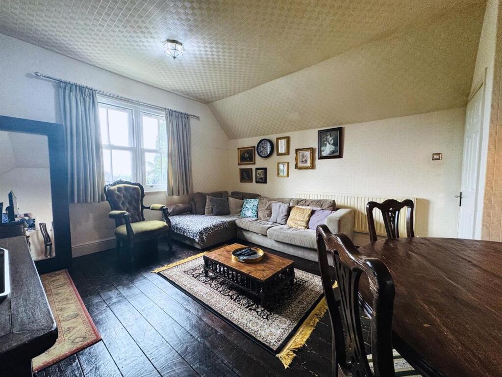 OPEN PLAN LIVING DINING ROOM