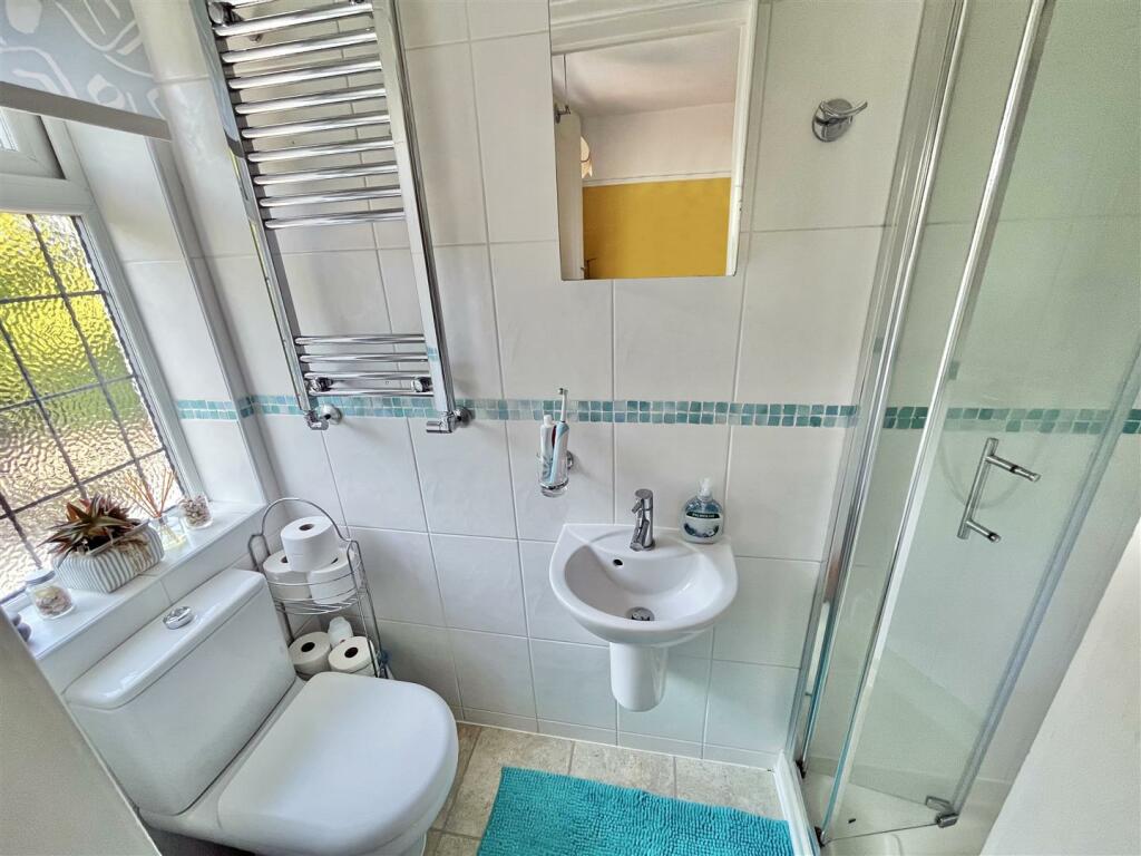 En Suite Shower Room.jpg