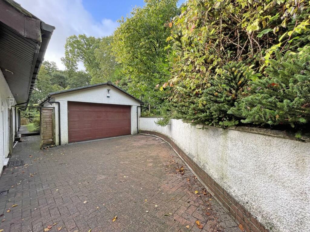 Wood Park 6 Double Garage.jpg