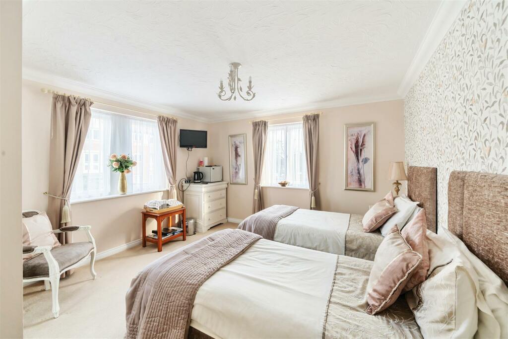 Owners Guest Suite.jpg