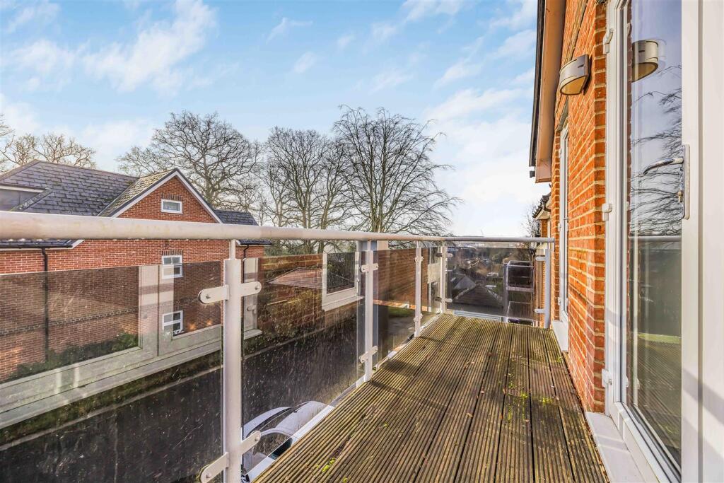 Flat 11, Ashcroft Court, 60 Winchester Road, Chand