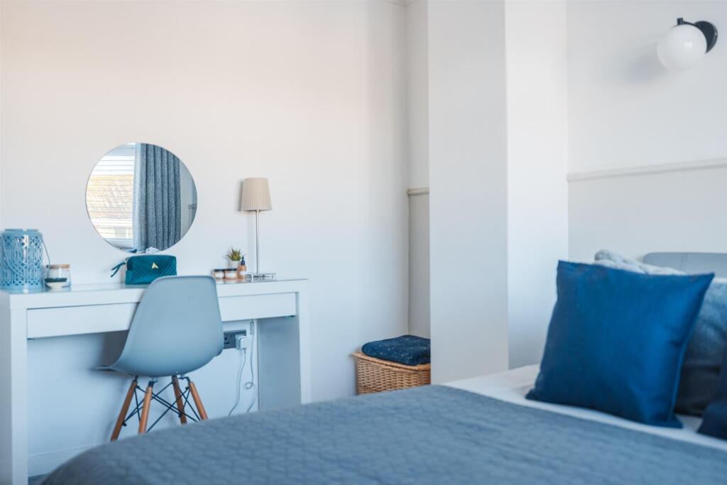 6 Greenfields Close-55.jpg