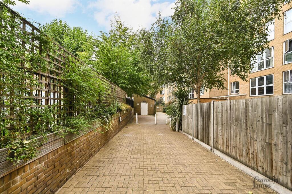 Horseferry-Road (12).JPG