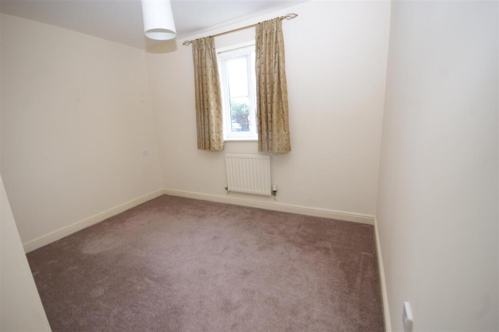 Bedroom 2.JPG