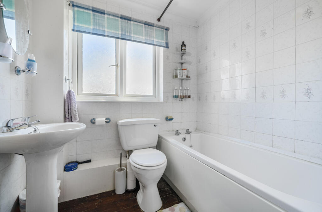 1316843-9-685d325...