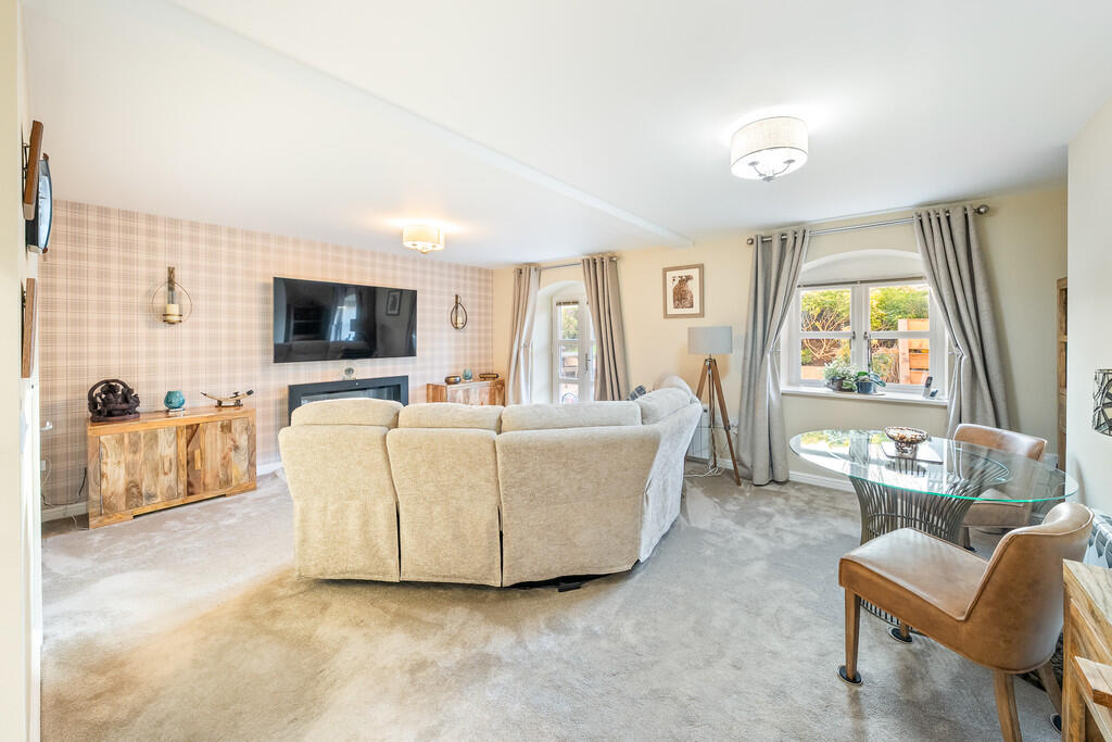 TWO BED APARTMENT...