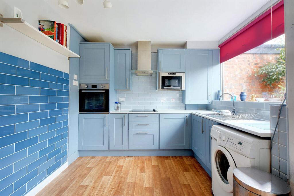 Kitchen_2.jpeg