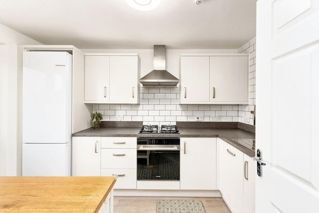 Kitchen/Breakfasting Area
