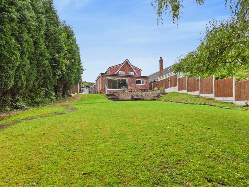 CAM03729G0-PR0101-STILL010