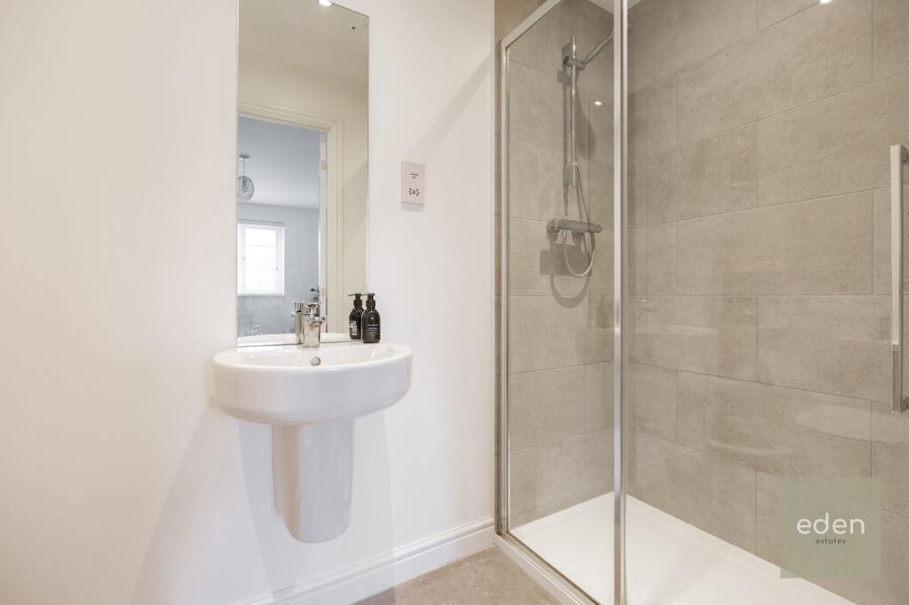 EN SUITE