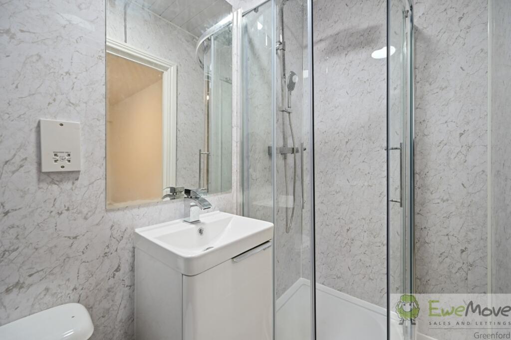 RCEWEMOVE- 153A sutton lane- bedroom E, ensuit 1 (