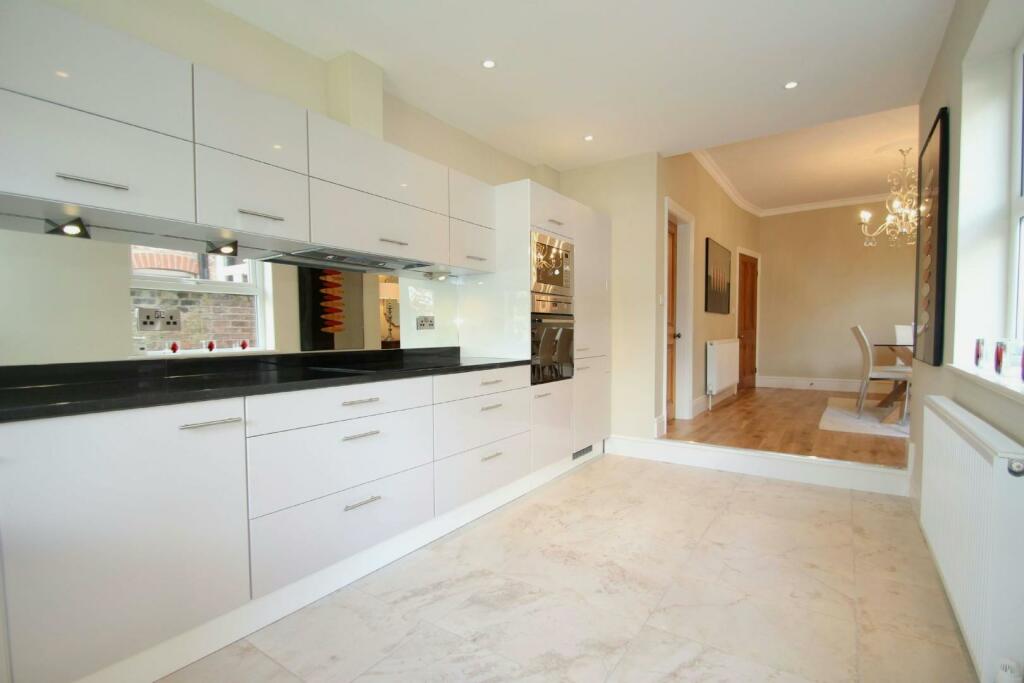 Breakfast Kitchen Aspect 2