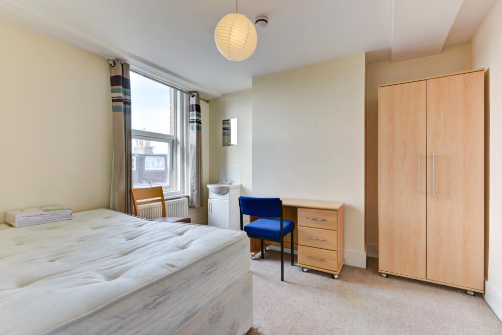 9 Coronation Street Bedroom 4 (2)