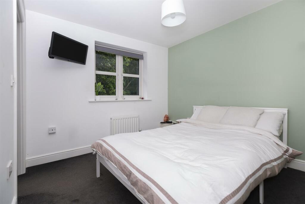 Bramleys Estate Agents - Plover Road - Lindley (23