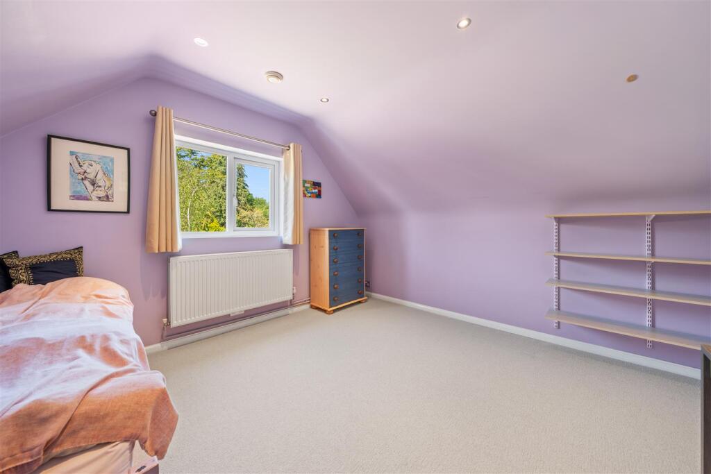 8. Bedroom_PPG-18.jpg