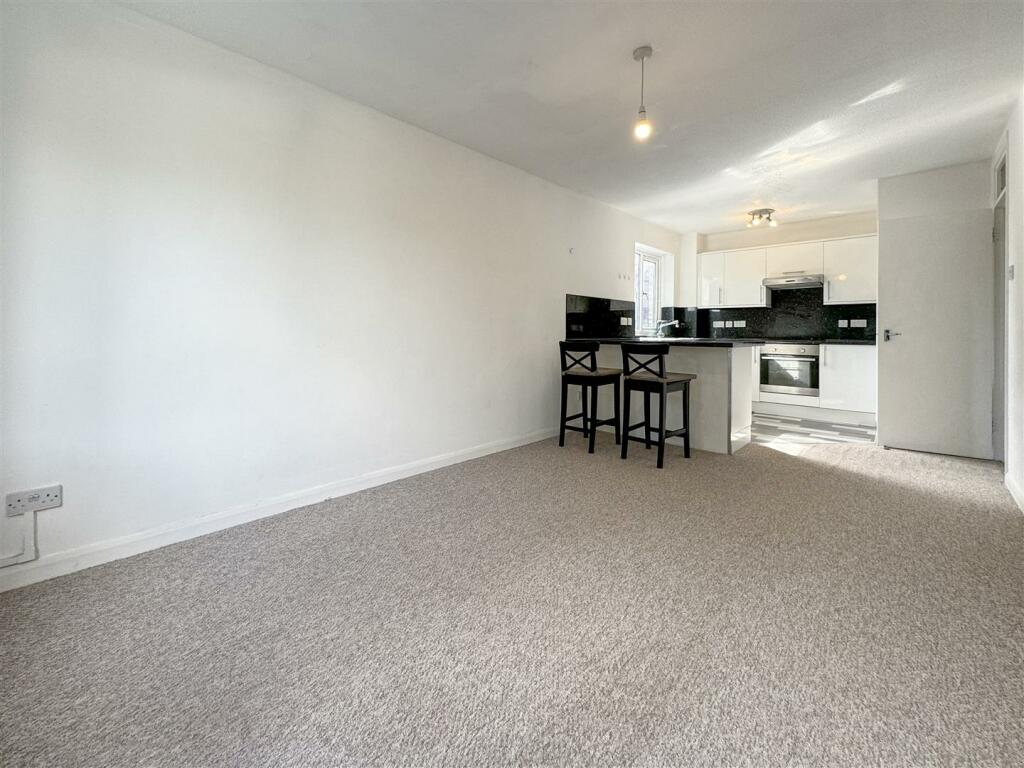 Kitchen_Lounge.jpeg