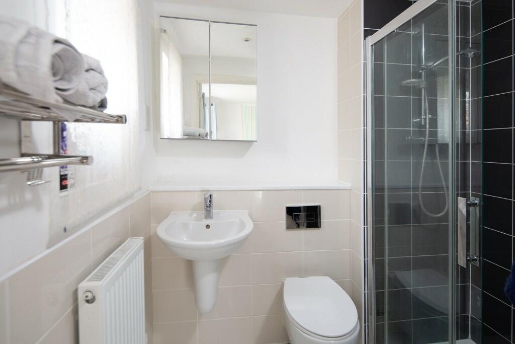 En-Suite to Bed One