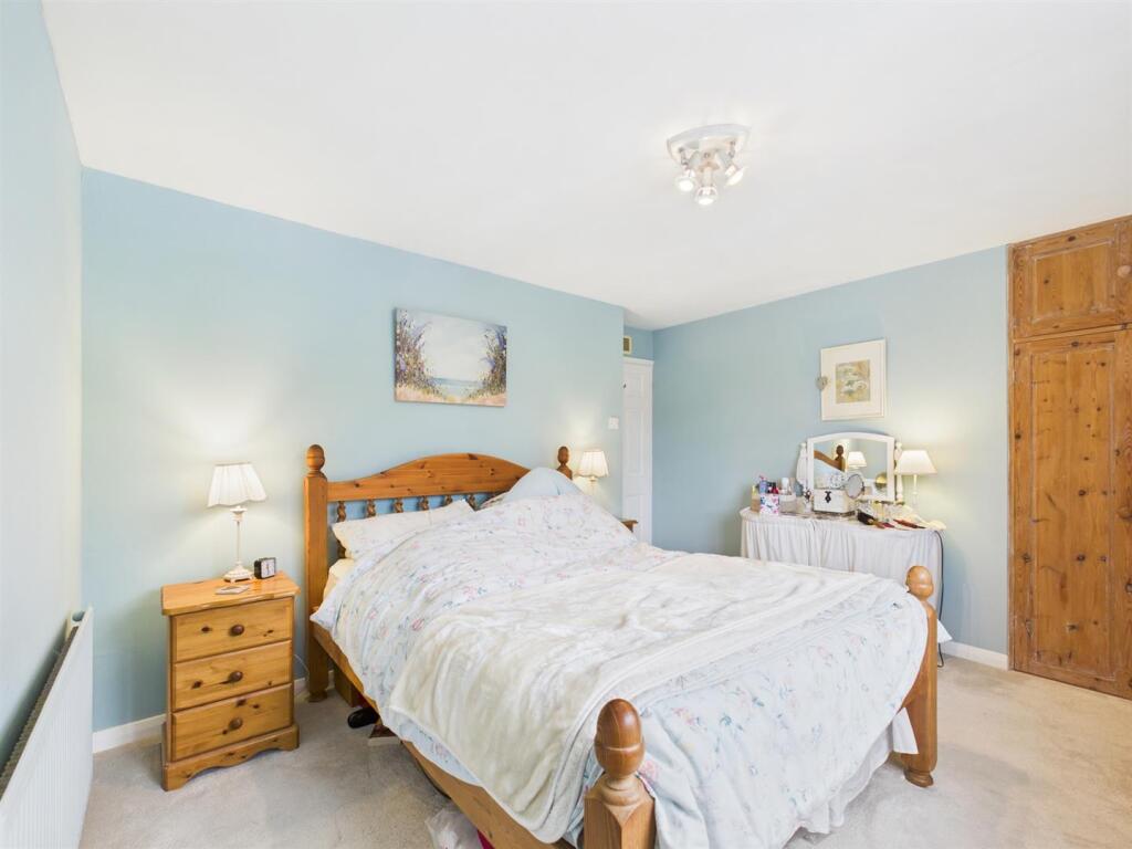 Bed 1 Giraffe (2).jpg