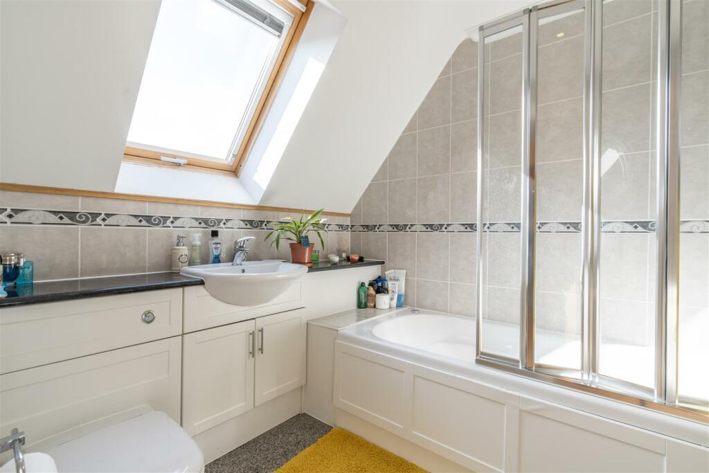 Bedroom Two En Suite