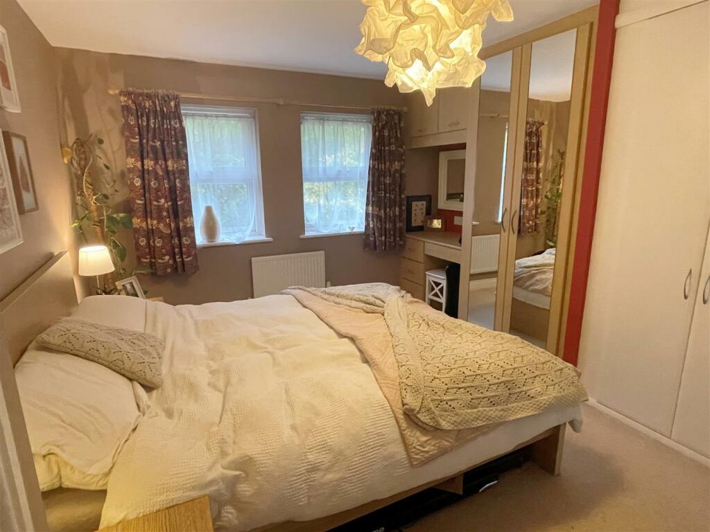 Bed 1.JPG