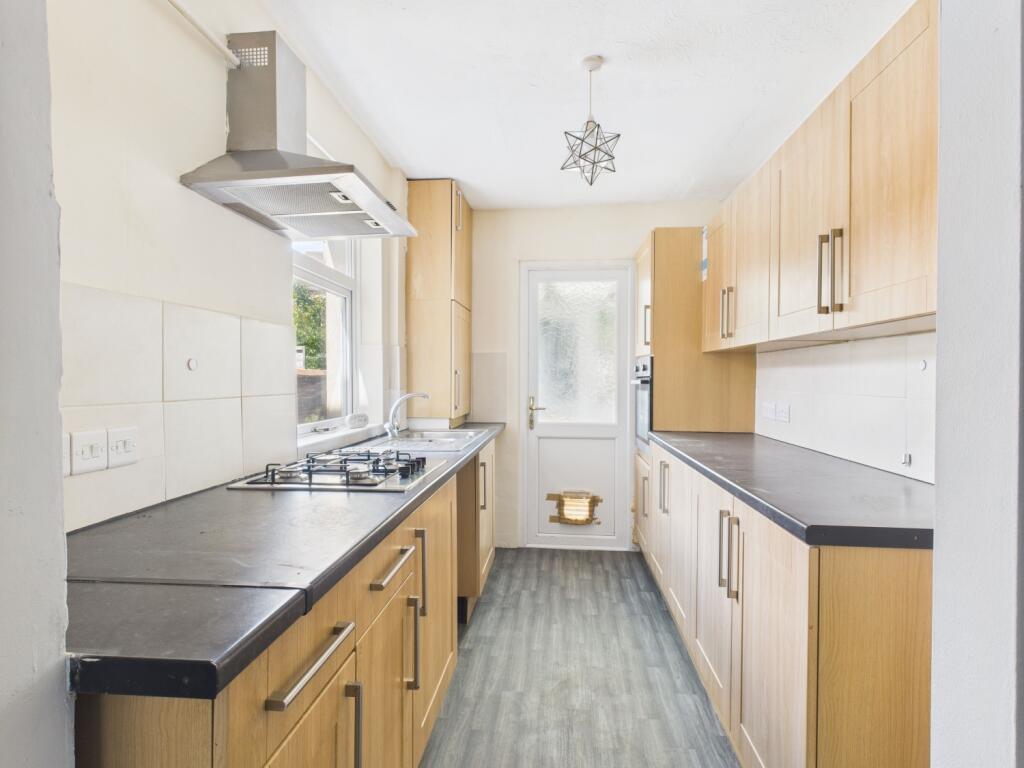 CAM04922G0-PR0048-STILL003