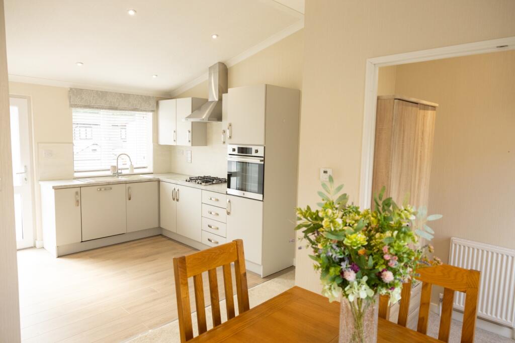 Kitchen Dining 2