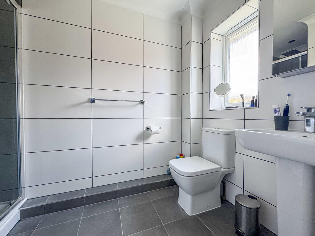 ensuite bed2