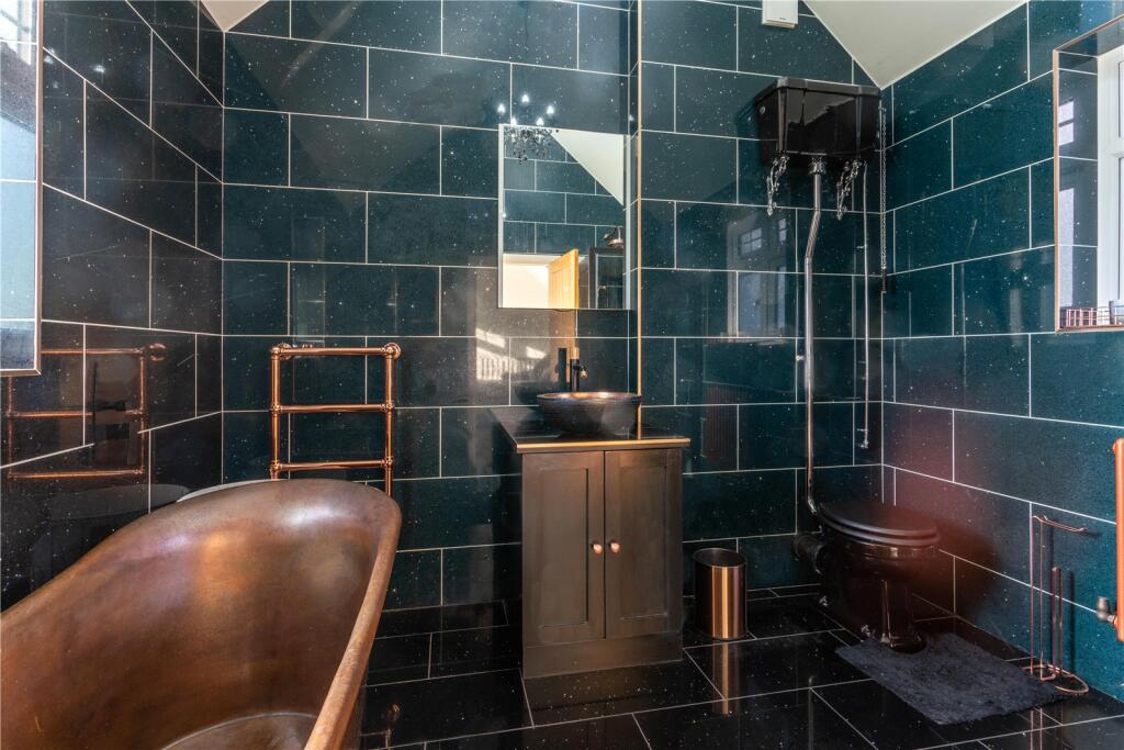 En Suite Bathroom